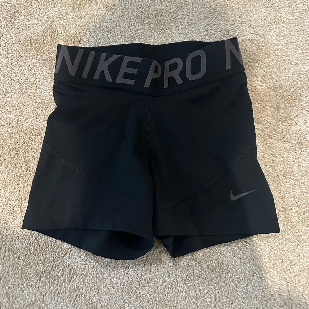 Black Nike Pros
